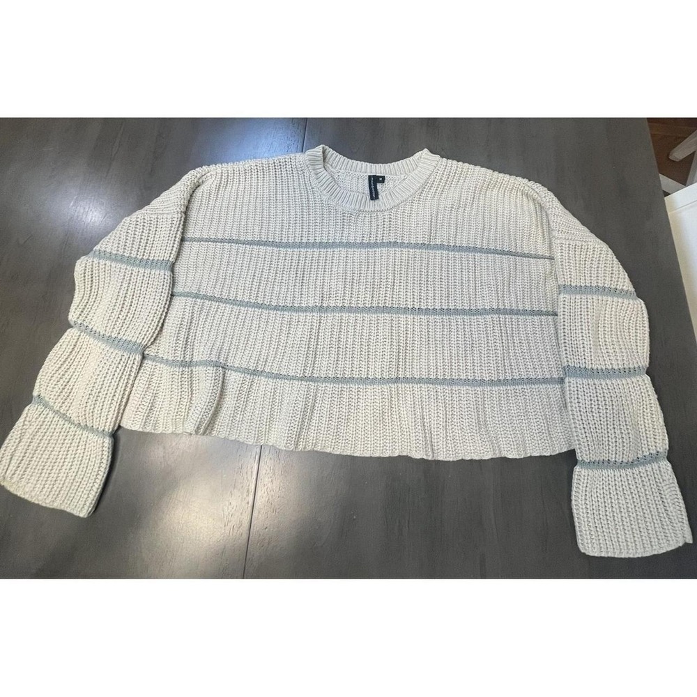 Moon & Madison Striped Cropped Sweater Cream Blue Chunky Knit Boxy Pullover M